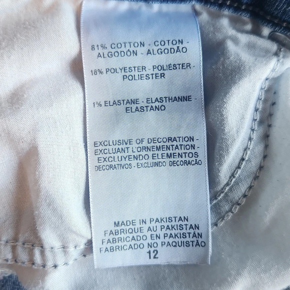 Signature by Levi Strauss Women’s Denim Shorts - Picture 9 of 9